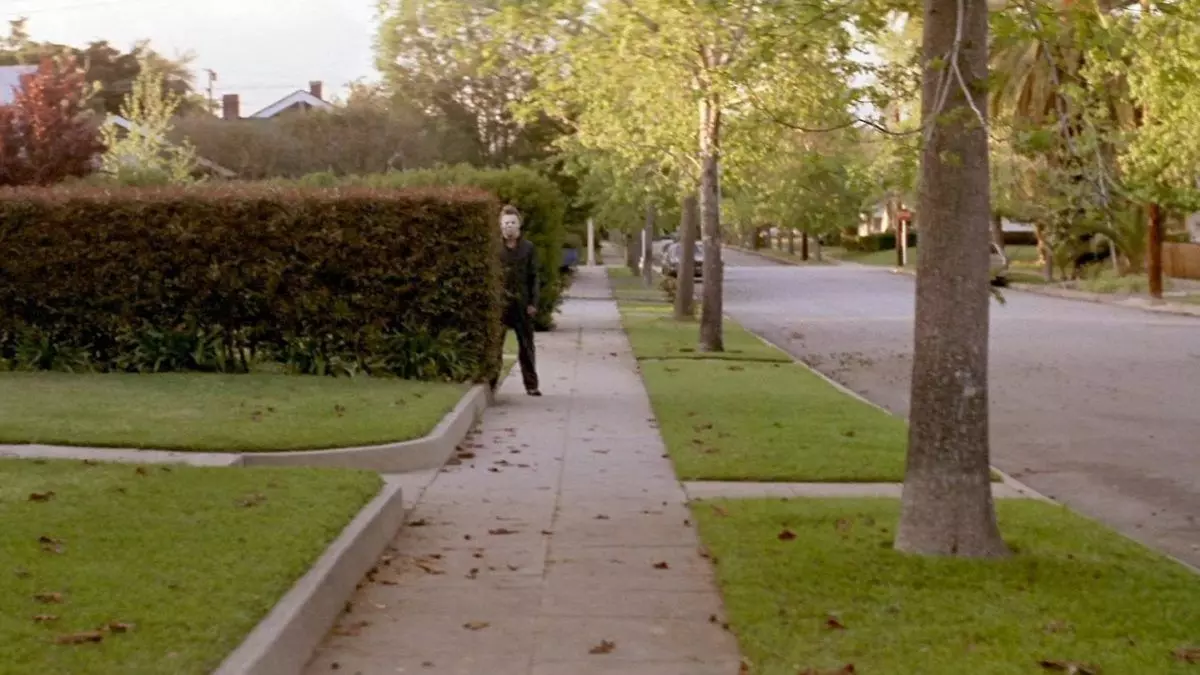 Halloween 1978 Michael Myers Silhouette Suburban Shadow Negative Space Composition John Carpenter
